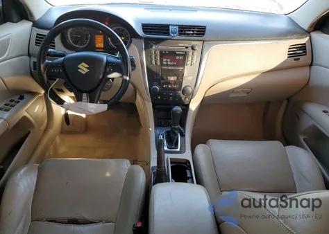 2010 Suzuki Kizashi Sls z USA, uszkodzony, nr VIN JS2RF9A73A6100331